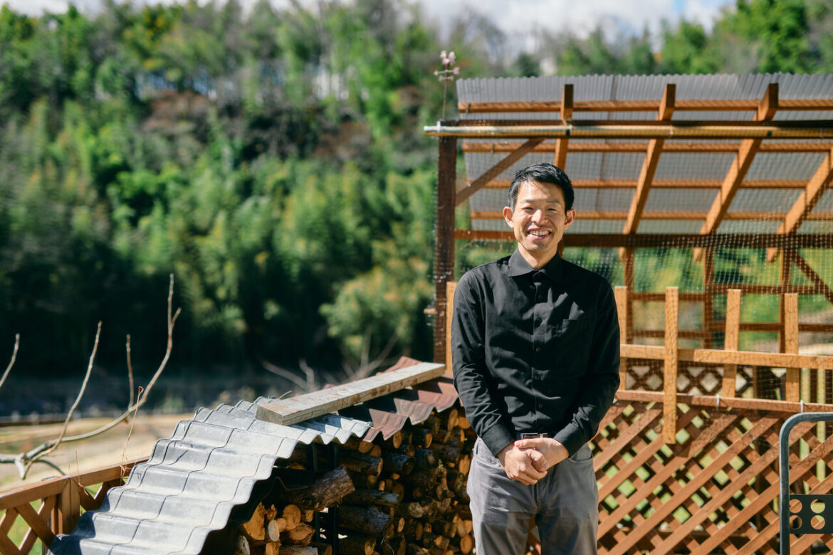 「ずらし」てみたら、出会えた理想郷。映像プロデューサーがたどりついた、自給自足のリモートワークライフ｜髙居覚さん(飯田市竜丘)